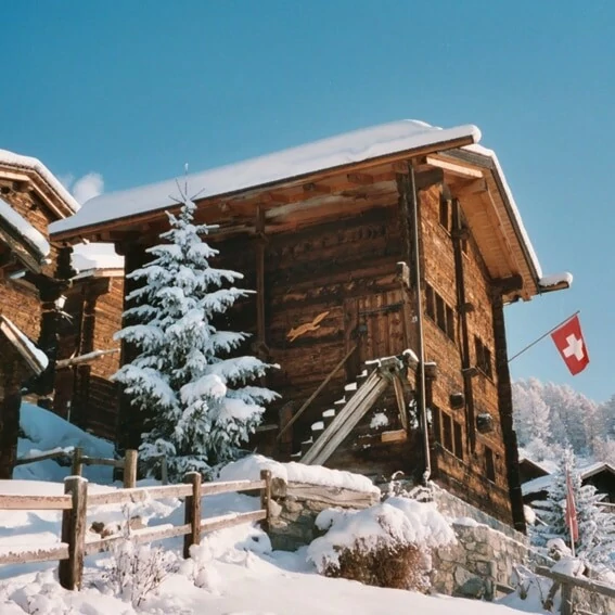 Slapen in de geborgenheid van een grot ES-18517-05_Casa Cueva Lopera_grotwoning_slaapkamer_wintersport_Spanje_Sierra Nevada_Belvilla vakantiehuizen