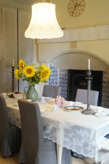 FR-47410-01_La Dame à l’Hermine_eetkamer_Dordogne_Belvilla vakantiehuizen