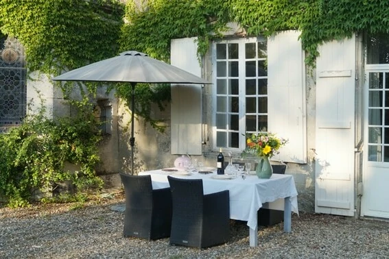 FR-47410-01_La Dame à l’Hermine_eetkamer_Dordogne_Belvilla vakantiehuizen