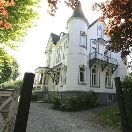 BE-4520-01_Villa-Mosa_binnenzwembad_Belvilla vakantiehuizen