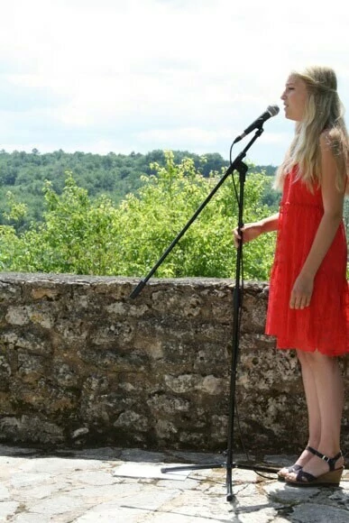 bruiloft trouwen huwelijk locatie Dordogne Les Eyzies-de-Tayac-Sireuil Belvilla vakantiehuizen