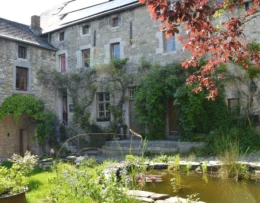 De tuin van het voormalige gerechtsgebouw