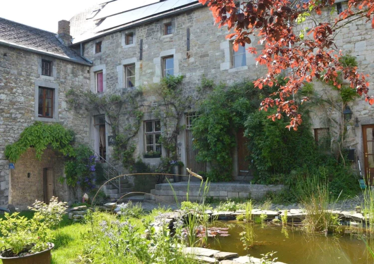 De tuin van het voormalige gerechtsgebouw