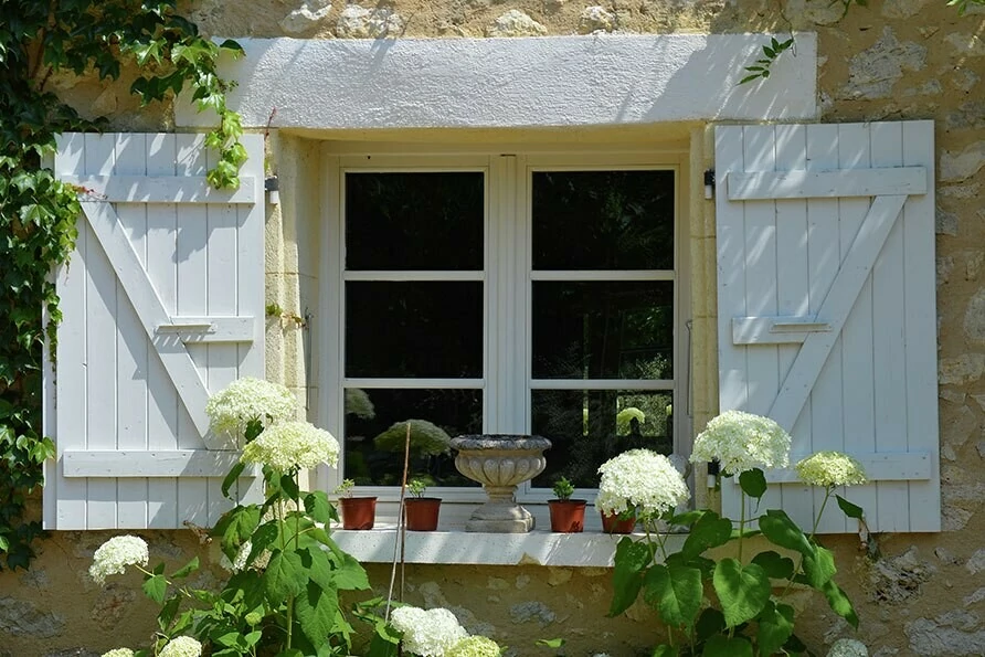 Petra Tamboer hek smeedwerk Zuid-Frankrijk Belvilla vakantiehuizen