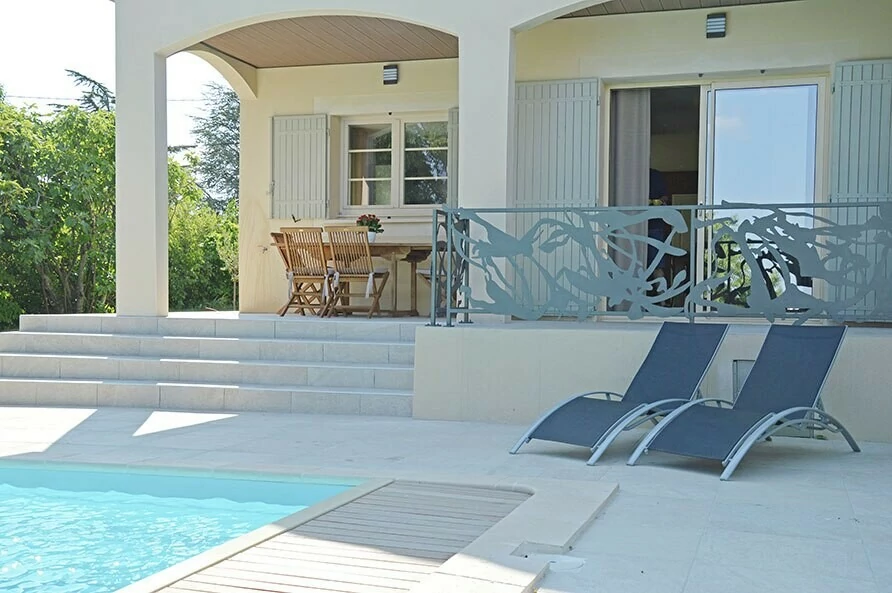 Petra Tamboer hek smeedwerk Zuid-Frankrijk Belvilla vakantiehuizen