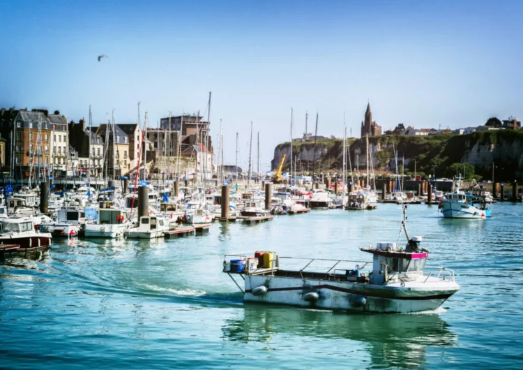 Franse steden aan zee om te bezoeken met een klein budget
