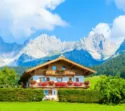 Rustiek huis in de Alpen