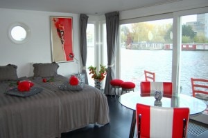 Bed and breakfast Amsterdam woonboot Amstel Belvilla vakantiehuizen
