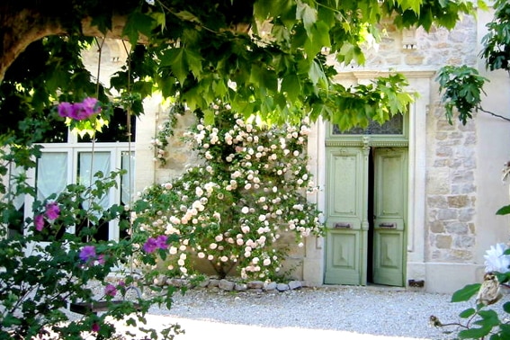 FR-34790-01_Iris_entree wijnhuis_schommel_Belvilla vakantiehuizen