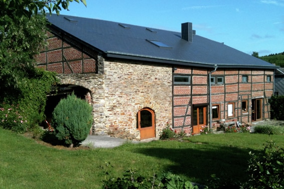Groepshuis Cottage Dream is een 200 jaar oude vakwerkboerderij_BE-6890-22_Belvilla vakantiehuizen
