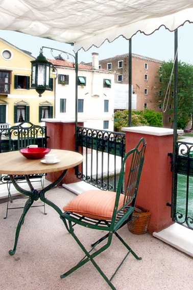 IT-30122-19_Ca' Vida_stadsappartement Venetië_terras aan het water_Belvilla vakantiehuizen