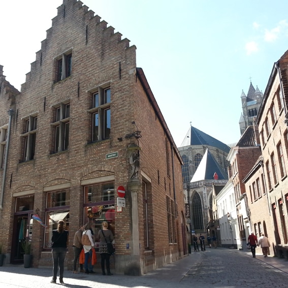 sfeervolle winkelstraatjes_Brugge_Belvilla vakantiehuizen