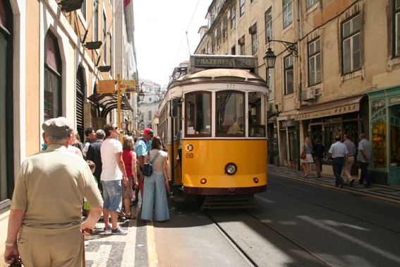 Lissabon_Baixa_tram 28_Belvilla vakantiehuizen