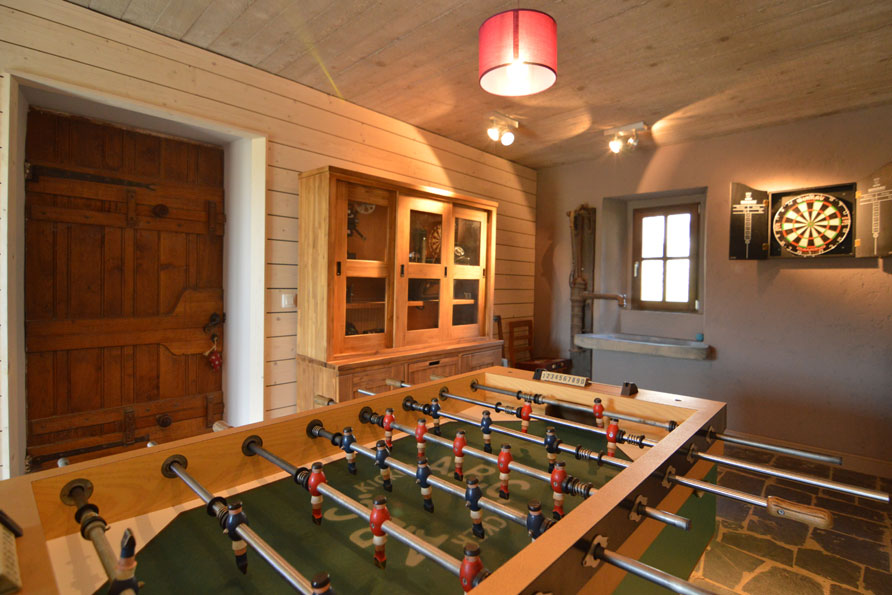 BE-6717-02 Parettois pastorie tafelvoetbal groepswoning Ardennen Belvilla vakantiehuizen