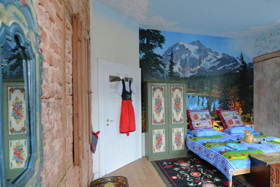 DE-34513-29 Ehemalige Dorfschule / Pfarrhaus pastorie thema jodelahiti Belvilla vakantiehuizen