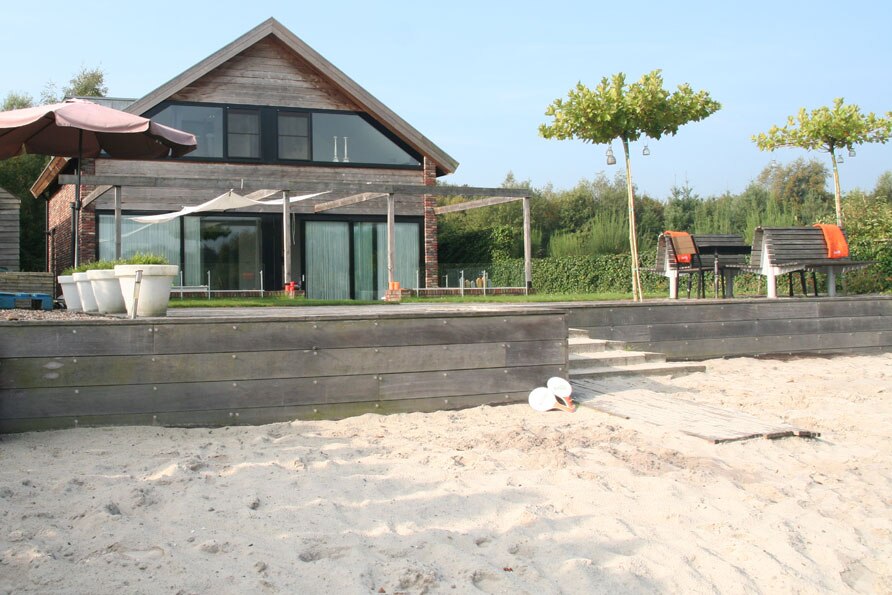 vakantiehuis met privé strand Belvilla vakantiehuizen