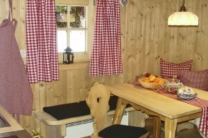 AT-6264-07 Das Almnest stube roamntisch vakantiehuis Oostenrijk valentijn Belvilla vakantiehuizen