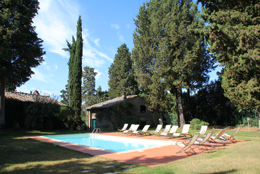 zwembad landgoed Castelvecchio Chianto Toscane agrotoerisme Belvilla vakantiehuizen