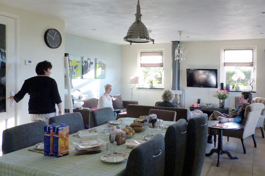 weekend collega's ontbijt Belvilla vakantiehuizen