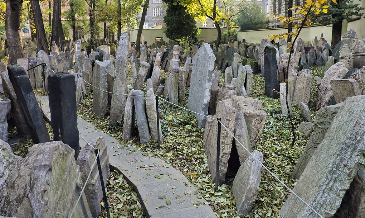 old-jewish-cemetry