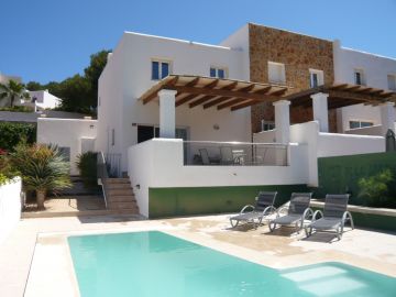 De nieuwe vakantiehuizen in Spanje staan onder meer op Ibiza