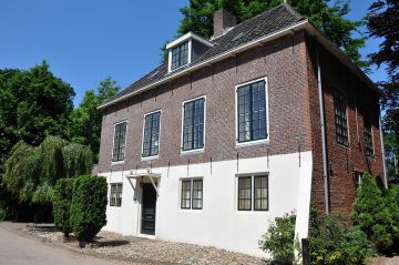 Aan de Zuid-Hollandse kust staat deze oranjerie, nu een rijksmonument